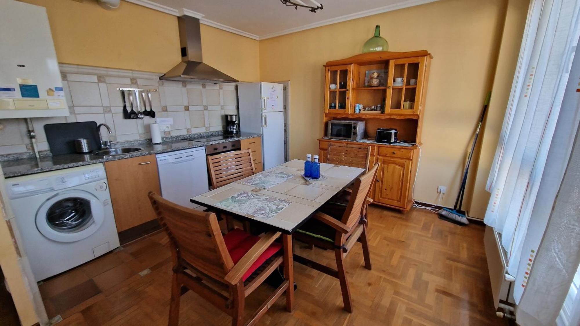 Apartamento Parque Del Oeste Овиедо Екстериор снимка